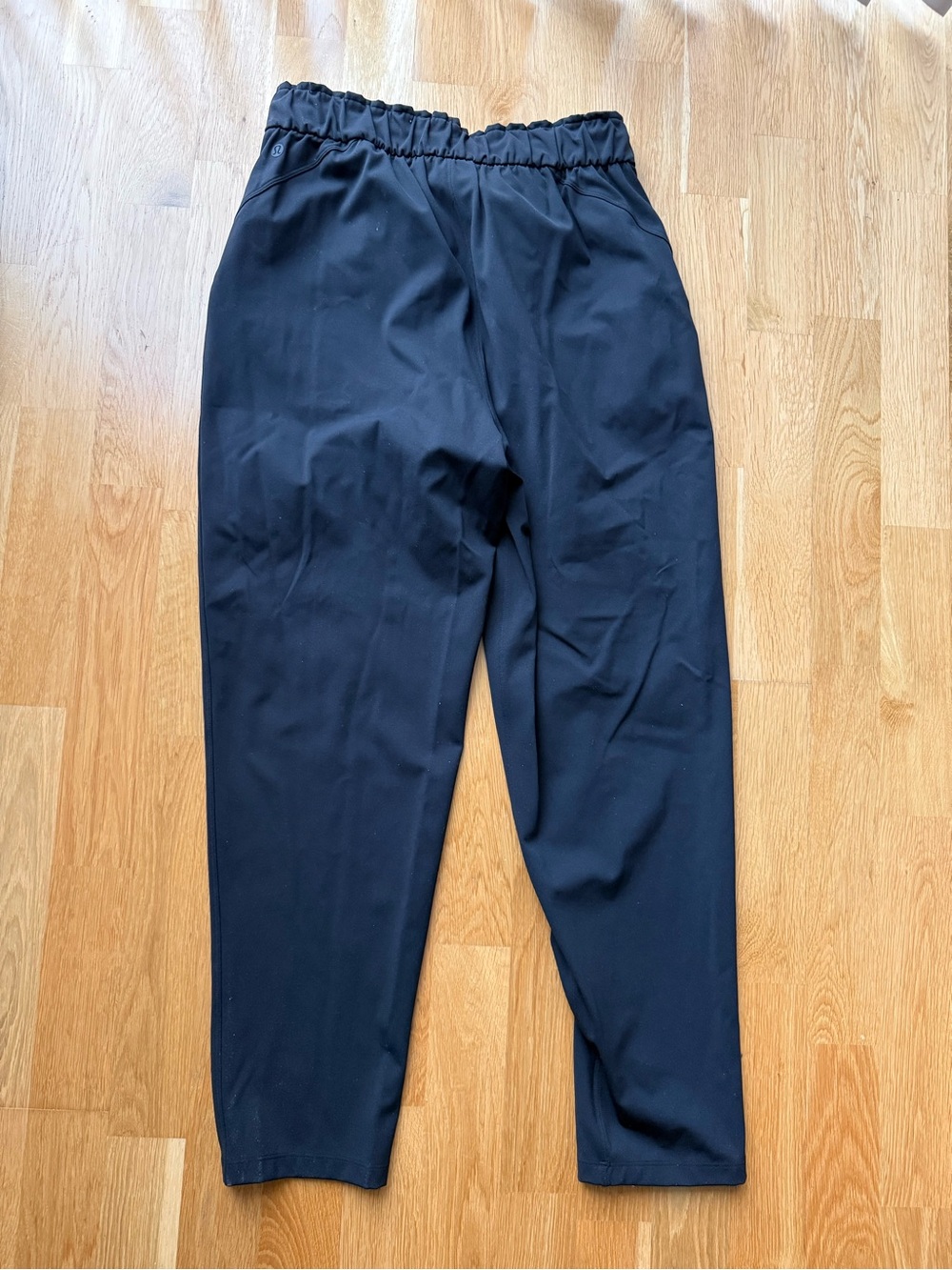 lululemon athletica Black Cropped 7/8 high rise stretch Elastic-Waist Pants